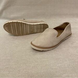 USW 5.5 Cliffs White Mountain Slip-On Loafers
